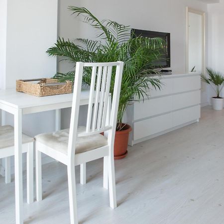 Airport Residence - 5 Mins From Airport Otopeni Exteriör bild